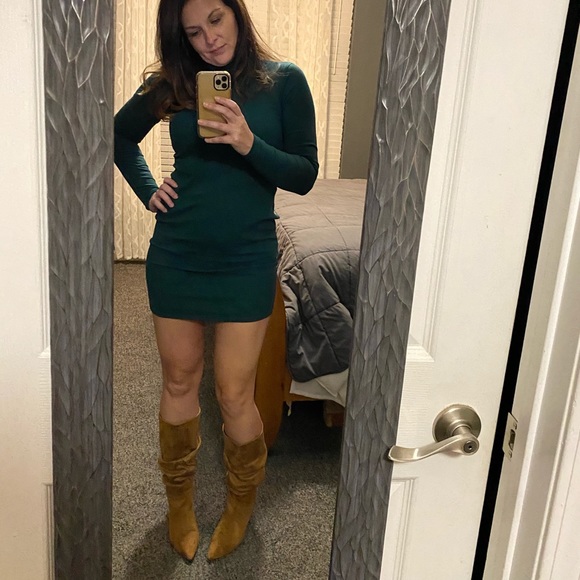 Dresses & Skirts - Women’s body con mini dress sz xs